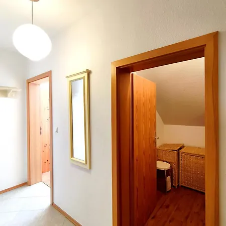 Waldstrasse 12 11 * 科瑟罗