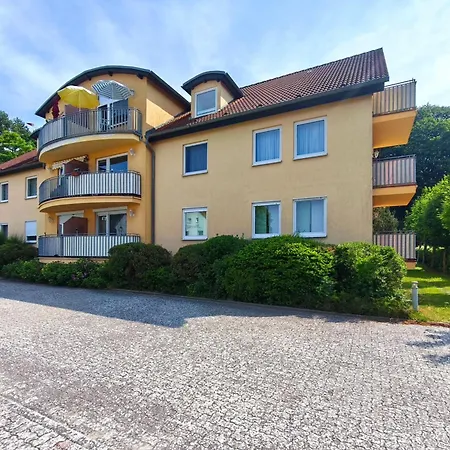 Waldstrasse 12 11 *